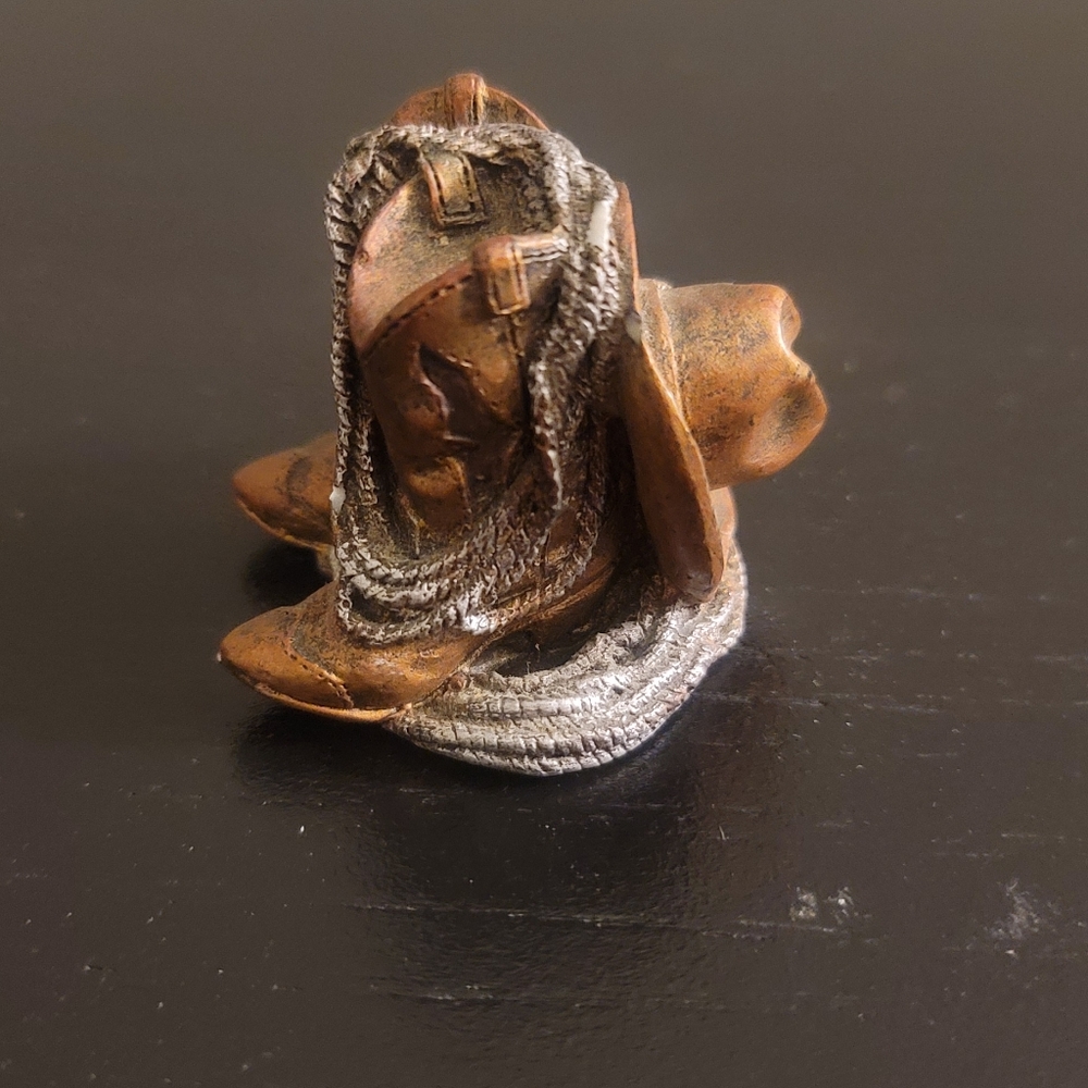 2" Cowboy Hat Boots and Rope Decorative Figure - Picture 3 of 5